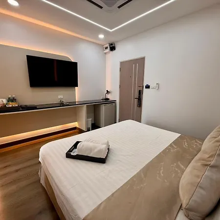 Bed By City Hotel