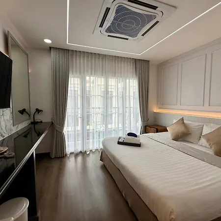 Bed By City Hotel