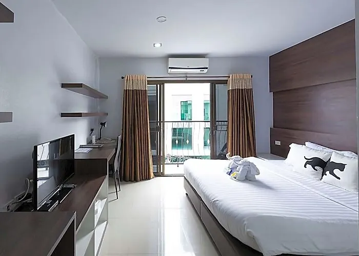 ホテル Bed By